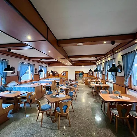 M1 Laczhazy Coffee & Hotel Mocsa