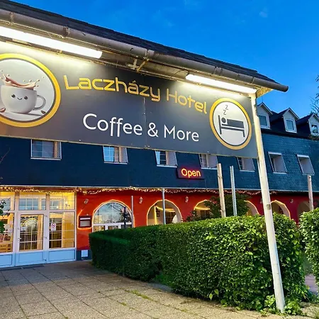 M1 Laczhazy Coffee & Hotel
